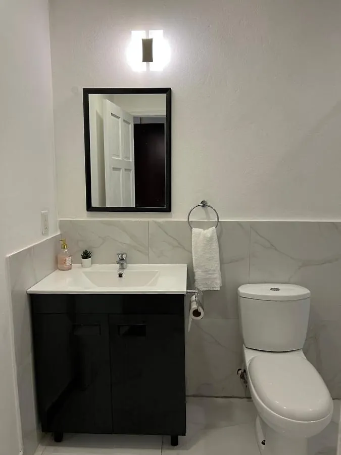 Cozy Apartment#2 In Venetian Road Providenciales